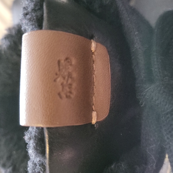 COACH BLACK LEATHER WITH ANTIQUED BRASS COACH C HARDWARE SIZE 5 - Picture 4 of 7